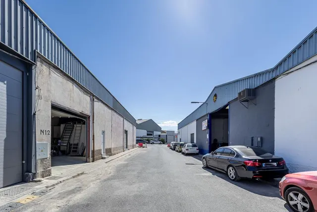 NAVE INDUSTRIAL EN POL. ASEGRA, PELIGROS. — 13