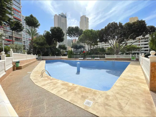 Apartamento de 1 dormitorio con piscina y parking incluido en rincón de loix, Benidorm — 8