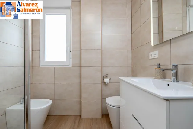 Encantadora Casa Reformada en Ogijares con Vistas y Espacios para Disfrutar — 30