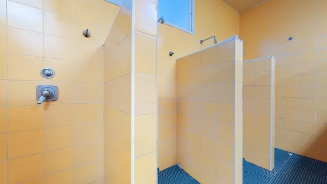 Gran local comercial de 1295m2 en Benalmadena — 17