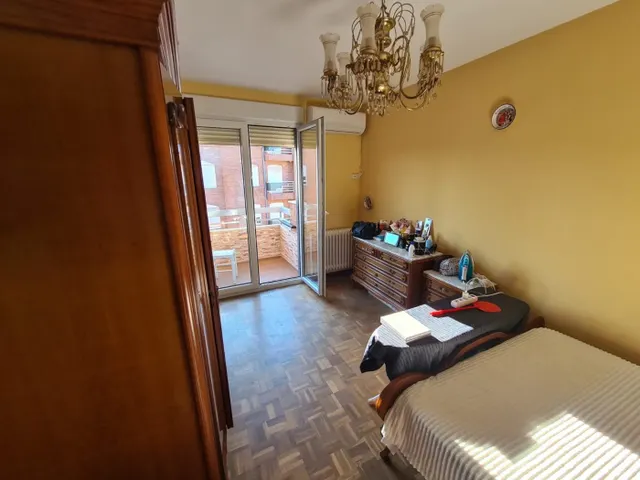 SE VENDE AMPLIO PISO EN VALENCIA DE DON JUAN, COCINA, SALÓN,3 HAB., BAÑO, TERRAZA — 9