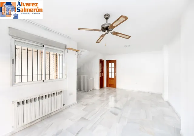 Vive en el corazón de Armilla: 4 dormitorios, patio, terraza - foto 5