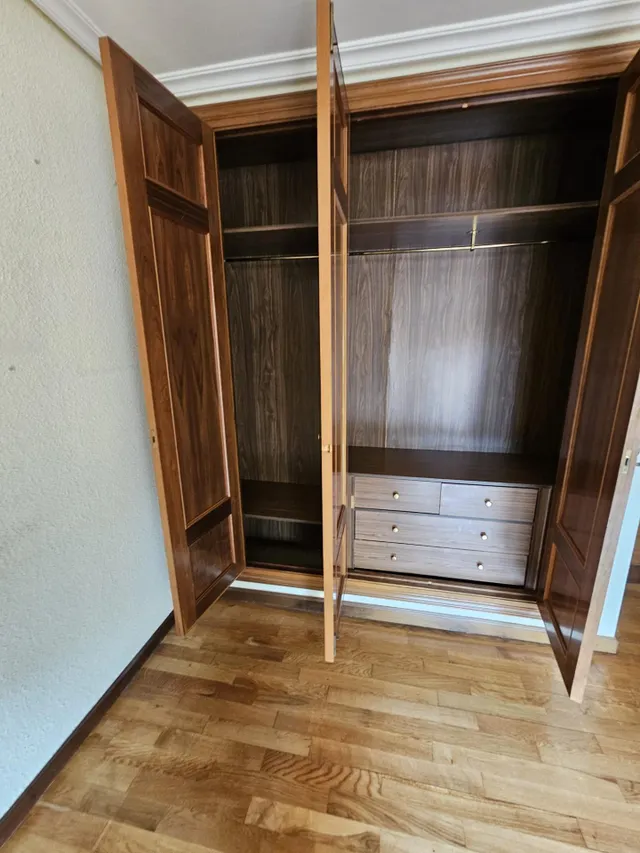 Exclusividad, amplitud y confort en el centro de Salamanca, 3 amplios dormitorios y plaza de garaje cerrada — 41