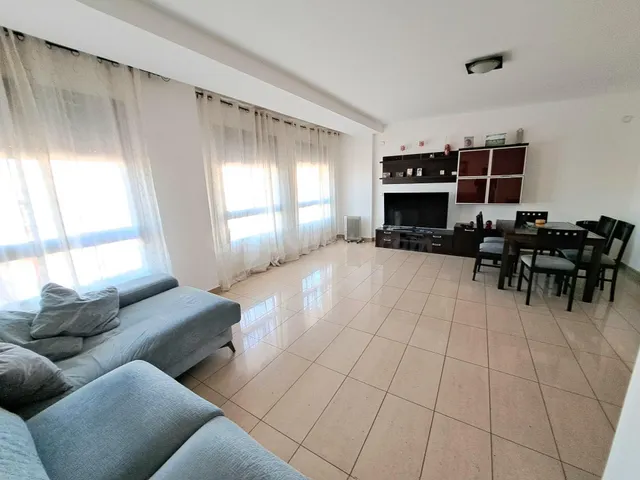 Se vende estupendo piso en la zona de Albuixarres en Alzira