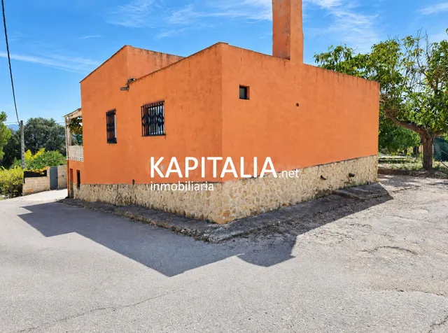 Casita a la venta en Ontinyent , partida La Solana .
