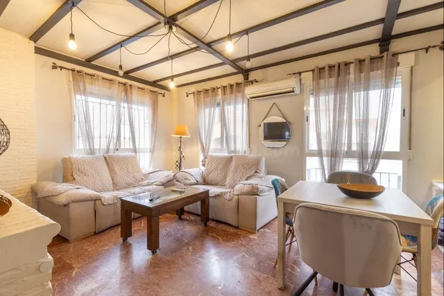 Casa adosada en urbanización con piscina junto al Ferial — 3