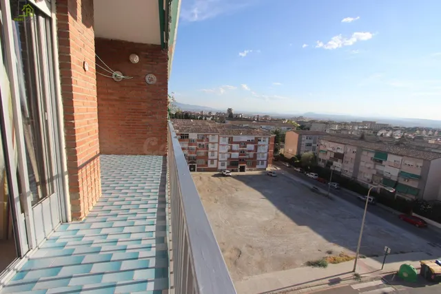 PISO DE 4 DORMITORIOS PARA ESTUDIANTES – CAMPO VERDE, GRANAD - foto 3
