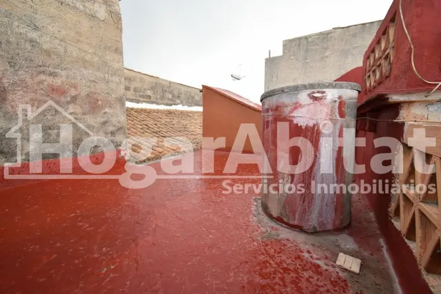 Casa de 2 alturas con TERRAZA cerca del Ayuntamiento — 10