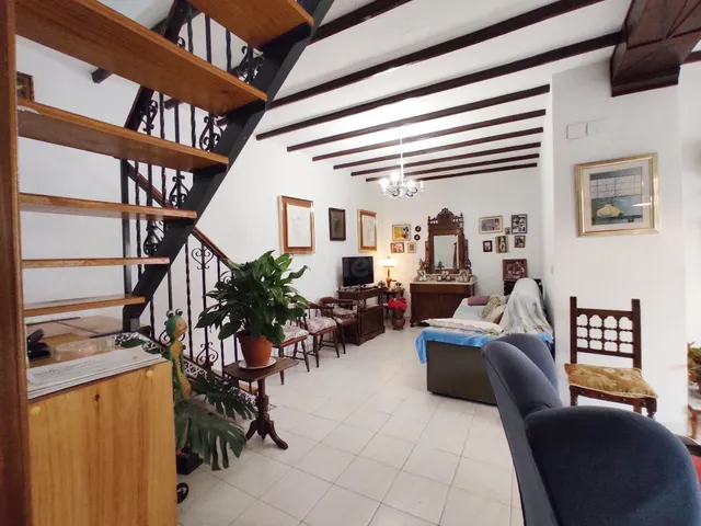 "Tu Hogar Soñado en Santa Marina: Encanto y Tradición en el  - foto 5