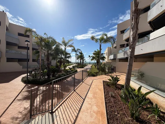 Piso con vista al Mar 300 m del mar. El residencial es el lugar perfecto para disfrutar de la vida frente al mar — 24
