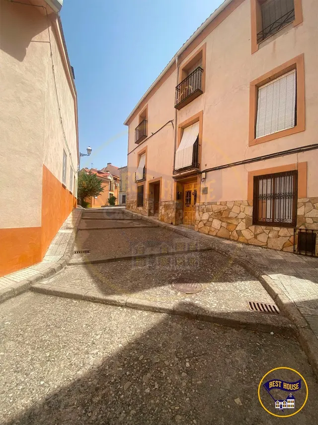 PISO EN VENTA EN PRIEGO - foto 2