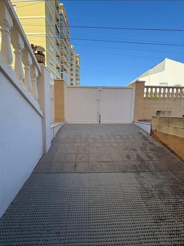 Chalet pareado con vistas al mar en Playa del Rey: un hogar junto al Mediterráneo para todo el año — 45