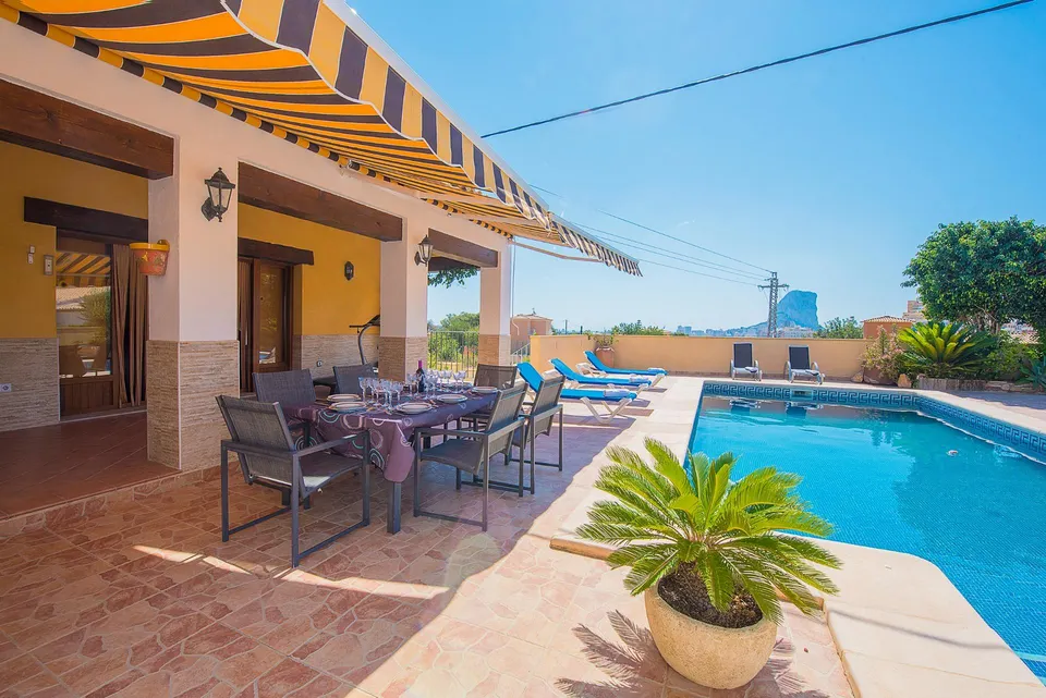 ▷Villa De Una Sola Planta con Piscina y vistas al Peñon en Calpe, Costa Blanca.