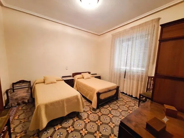 Casa modernista de 218 m2, en parcela de 518 m2, con jardín y garaje para varios vehículos en el centro de Monóvar — 27