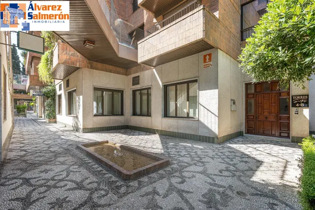 PRECIOSO ESTUDIO DE LUJO EN URBANIZACION TRIUNFO JARDIN — 46