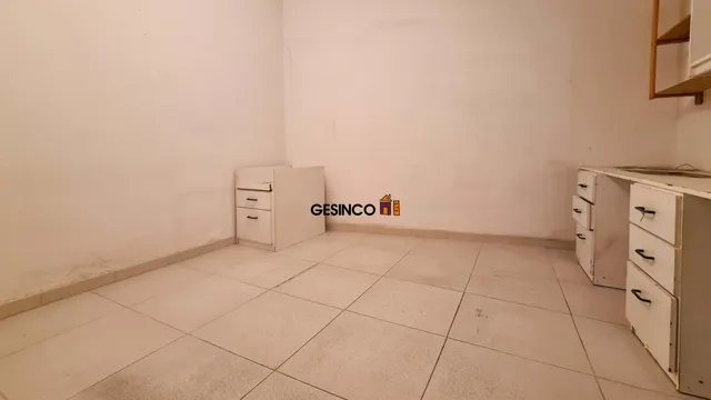 LOCAL EN ALQUILER EN LA PRINCIPAL AVENIDA DE LA POBLACIÓN — 8