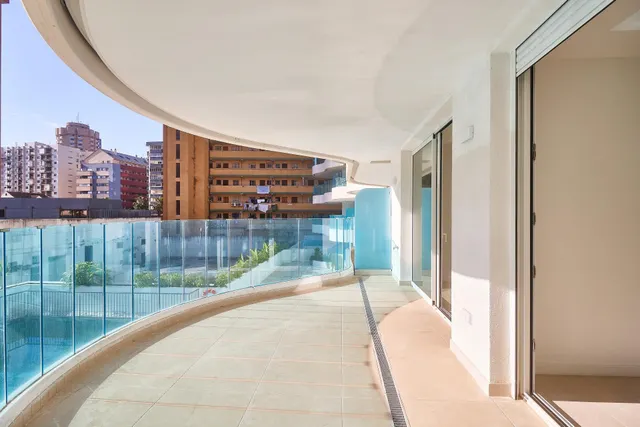 Apartamento  de 2 dormitorios y 2 baños , a estrenar en  pleno centro de Fuengirola. — 21