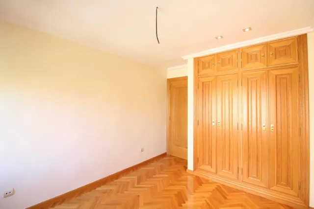 EXCLUSIVA VIVIENDA DE CASI 200M2, REFORMADA A ESTRENAR Y A POCOS PASOS DEL CAUCE DEL TURIA — 42