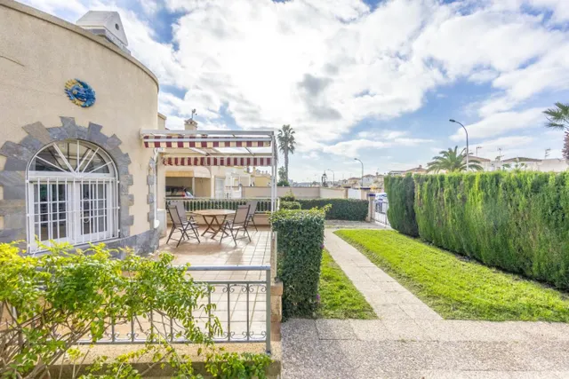 Montilla, Acogedor Chalet Pareado con garaje cerrado y 394m2 de parcela — 25