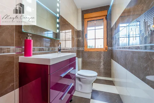 CHALET CON PISCINA Y JARDÍN A SOLO 10 MINUTOS DE GRANADA — 33