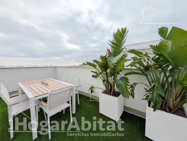 PRECIOSO ÁTICO SEMINUEVO CON PISCINA, GARAJE Y TRASTERO — 46