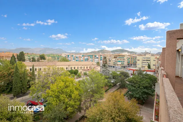 Se Vende amplio piso en  zona Villarejo, con Terraza y Vistas Despejadas — 22