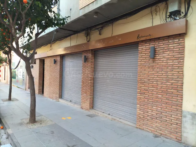 EN VENTA LOCAL COMERCIAL CON INQUILINOS - foto 3