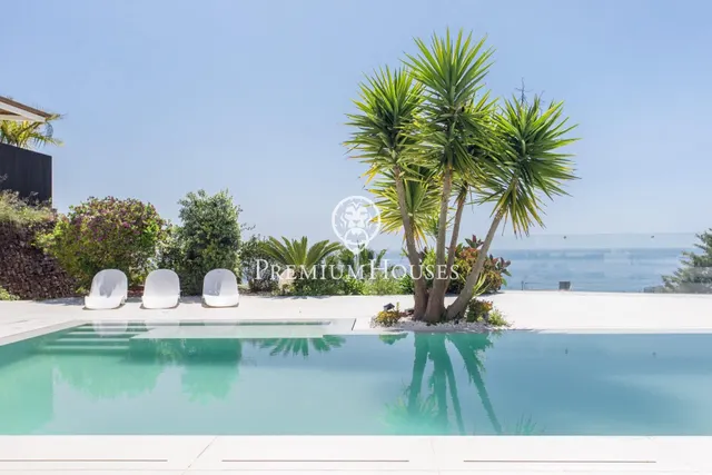 Casa en venta en Sant Vicenç de Montalt con espectaculares vistas al mar — 2