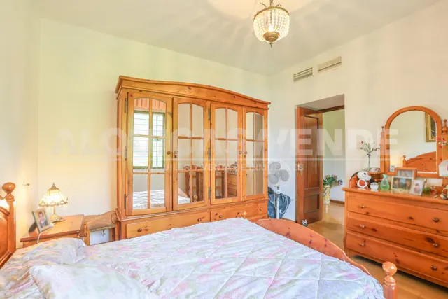 Exclusiva villa de lujo en Simón Verde: 1.150 m2 de parcela privada, gran piscina y bodega, a un paso de Sevilla. — 38