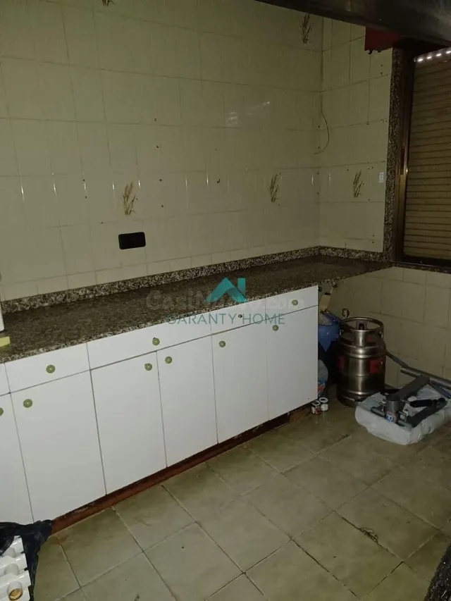 Se vende local comercial en Torrelavega