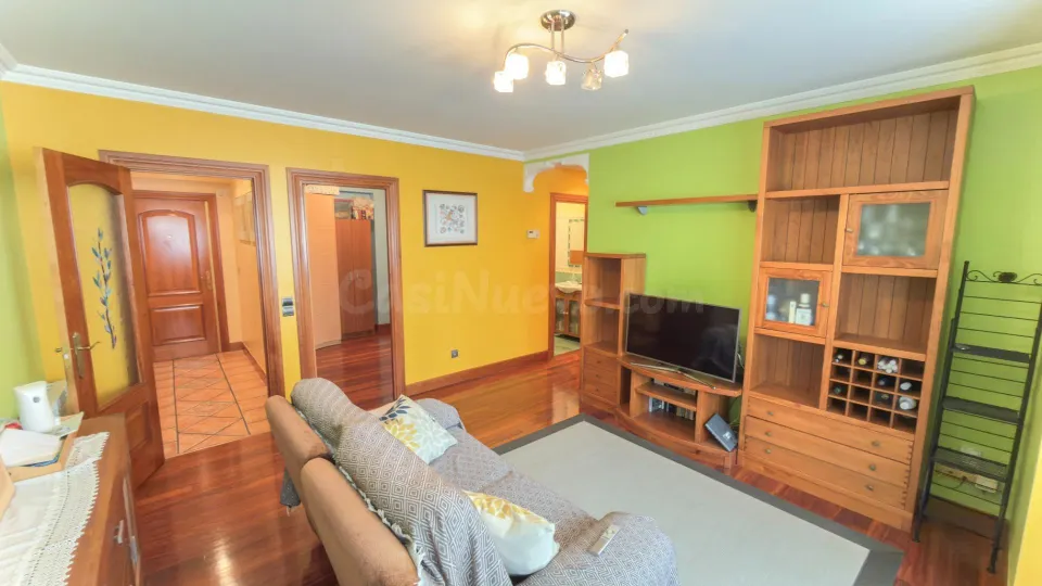 Amplia vivienda de 3 habitaciones en el centro de Irún