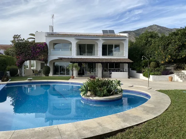 Chalet 4 habitaciones 407m² en venta - Riviera del sol