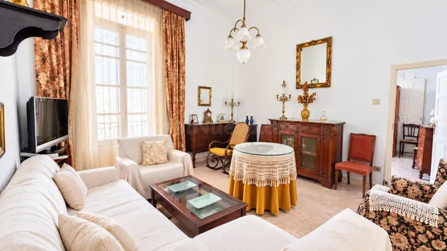 ZONA CATEDRAL - CÁDIZ - ¡ 5 habitaciones CON ASCENSOR !