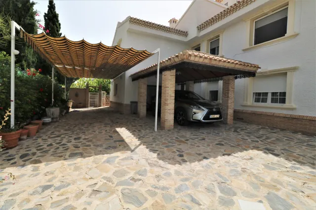 GRAN VILLA EN LA EXCLUSIVA ZONA DE CABO ROIG — 17