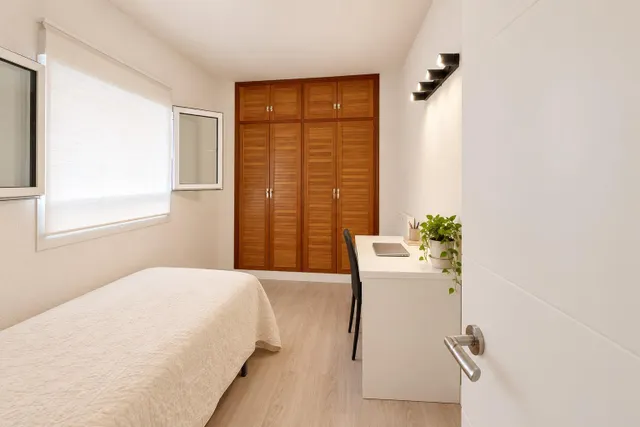 Piso reformado de 113 m2 en pleno centro de Murcia con 4 dormitorios y 2 baños — 34