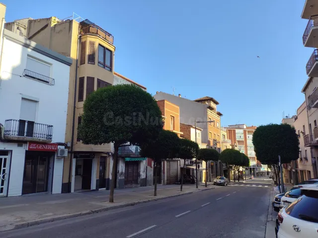 ¡AMPLIO PISO A LA VENTA EN LES BORGES BLANQUES! - foto 4