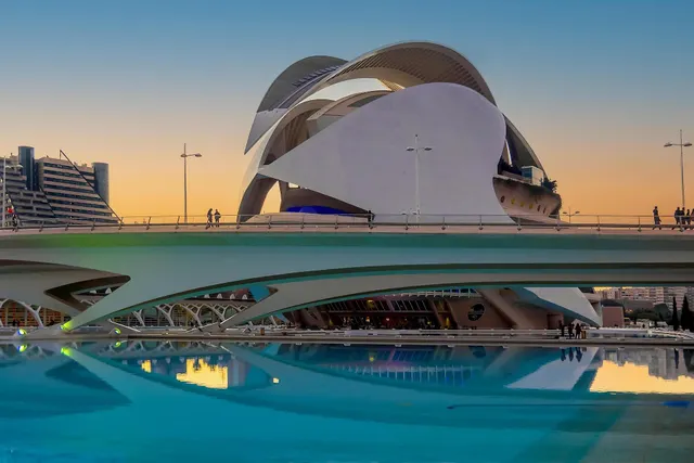 Estrena casa en Valencia, a un paso del jardín del turia — 25