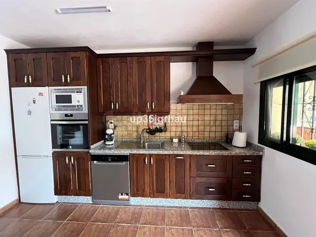 Chalet 6 habitaciones 300m² en venta - Costa Del Sol - foto 3