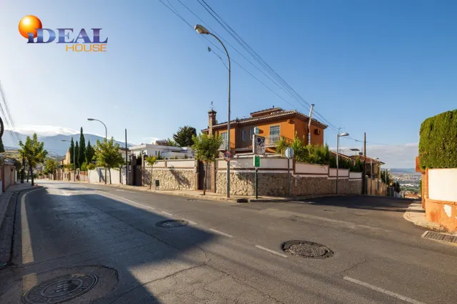 Compra tu parcela para hacer la casa de tus sueños a 5 min de Granada. Huétor Vega — 14