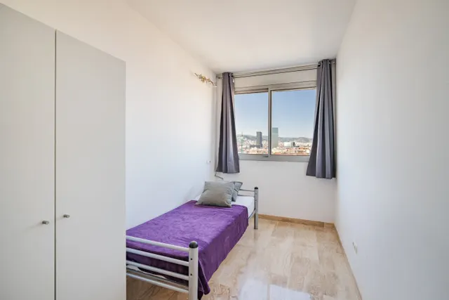 PISO CON VISTA AL MAR — 13