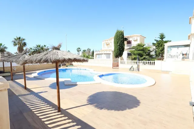 Lomas de Cabo Roig Chalet independiente - foto 3