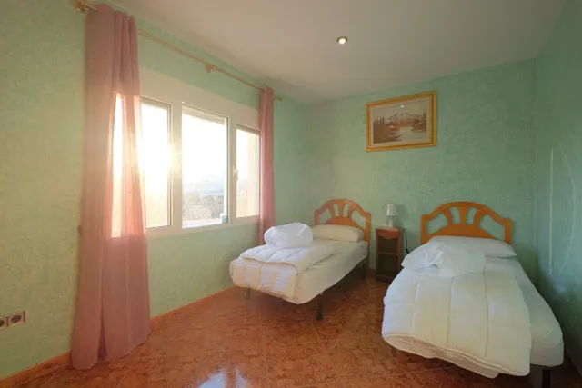 INCREÍBLE VILLA FAMILIAR EN LA MEJOR ZONA — 22