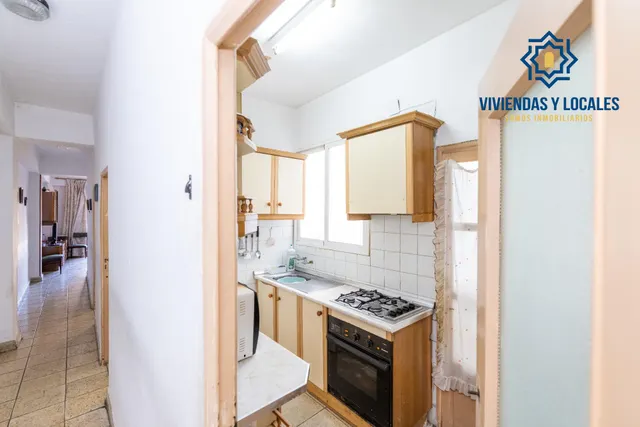 Piso para reformar junto a Plaza Einstein – 3 dormitorios y vistas despejadas — 15