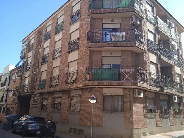 SE VENDE piso OKUPA en C Calle Jose Lujan 19 de Murcia - foto 4