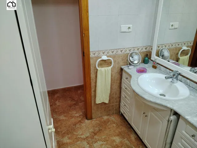 ¡Descubre esta amplia, luminosa y cuidada vivienda de 75 m2, en una de las zonas con más servicios y posibilidades de Torrevieja! — 20