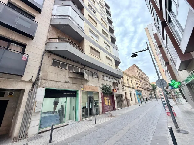 Precioso piso totalmente reformado en alquiler de larga temporada — 30