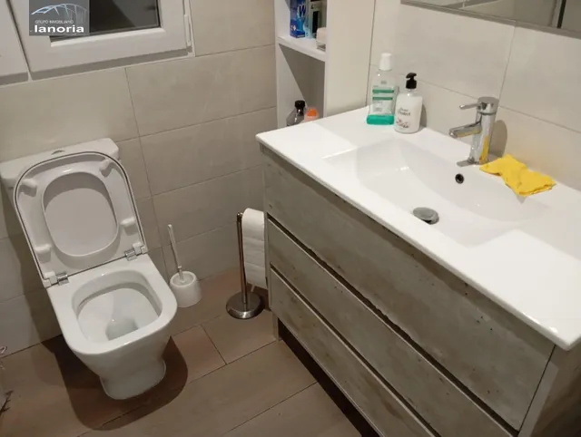 Grupo la Noria VENDE piso REFORMADO, 2 Dormitorios, 2 Baños en C/ Hermanos Jiménez (4º SIN ascensor) — 11