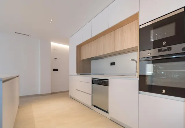 Apartamento totalmente reformado a estrenar frente a la Plaza del Teatro de Torrevieja — 15