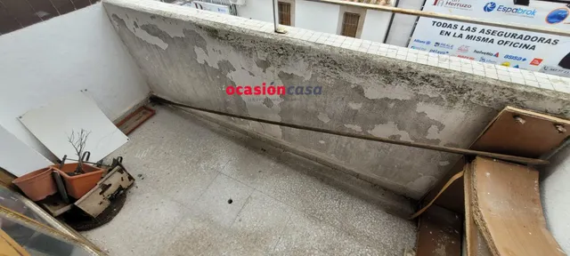 SE VENDE PISO CENTRICO PARA REFORMAR — 6