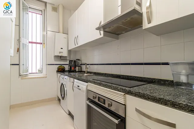¡Amplio piso de VPO con GARAJE en pleno centro de Jerez! — 13